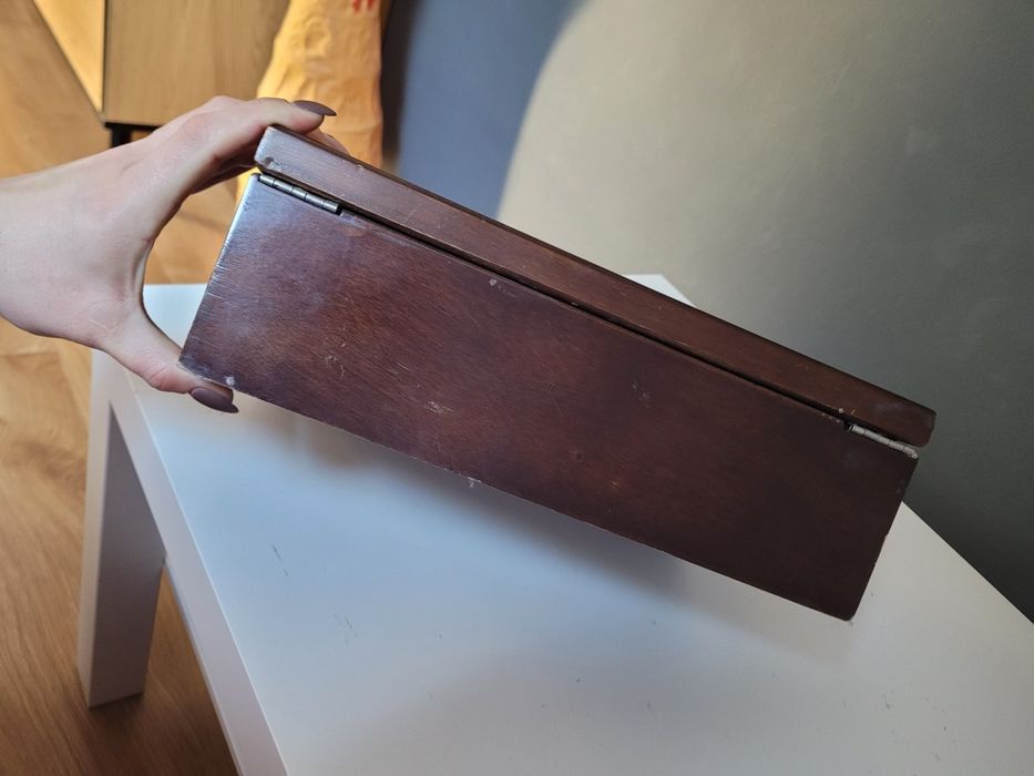 Drewniana szkatułka