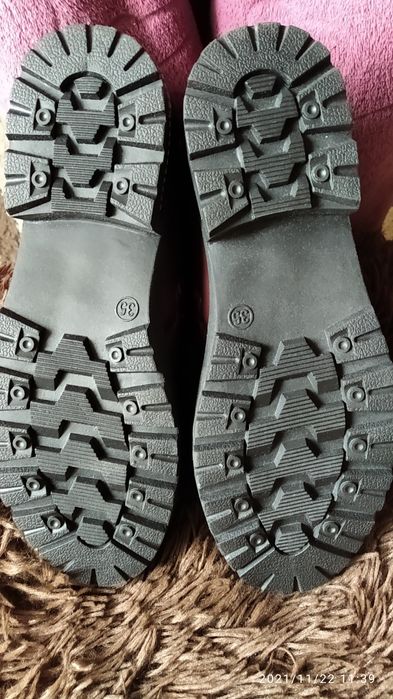 Продам сапожки зимові на дівчинку 35 розмір