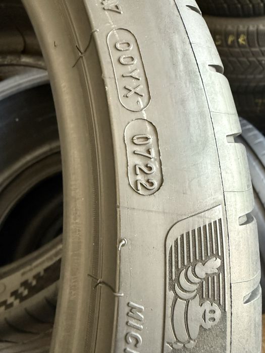 305/30 r21 Michelin 2 шт.