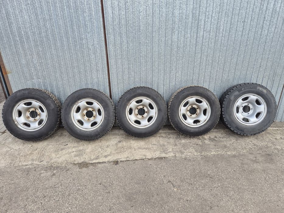 Suzuki Grand Vitara 215/80R16