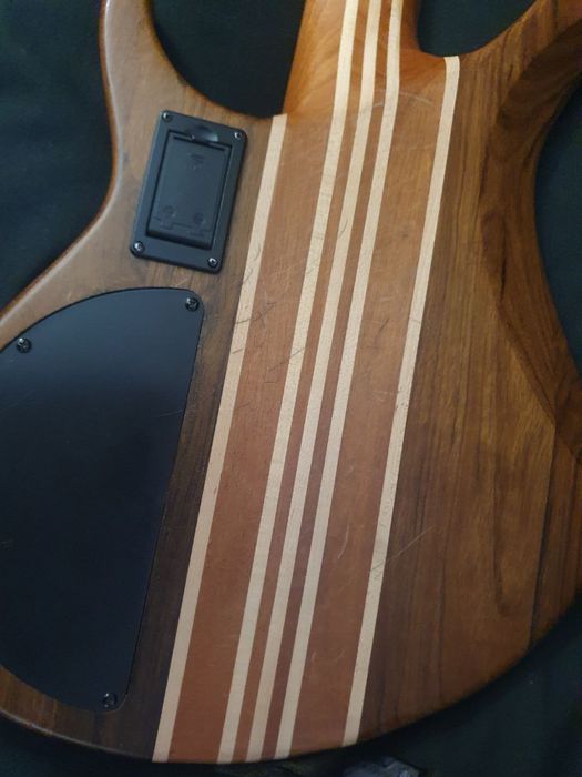 Harley Benton HBZ-2005 Deluxe Series Bass