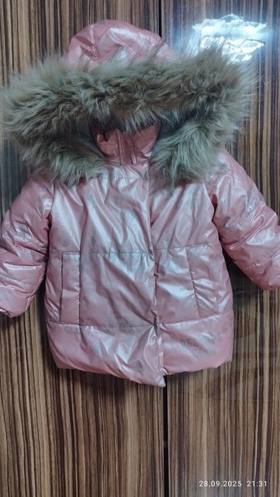Продам зимовий пуховик на дівчинку