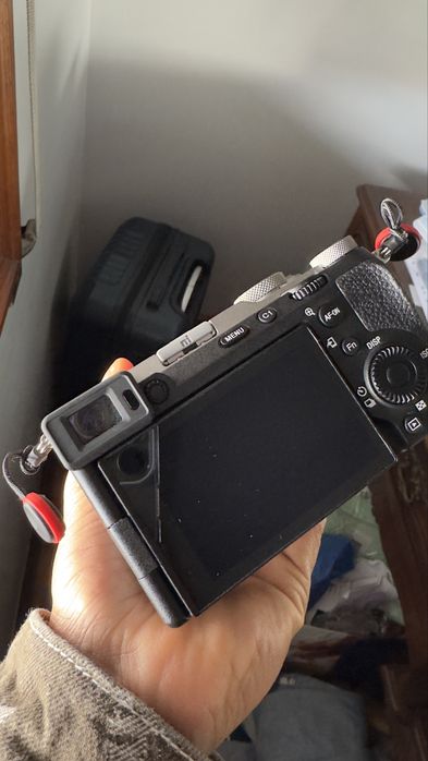 Sony A7C II Full Frame + 2 Baterias Originais