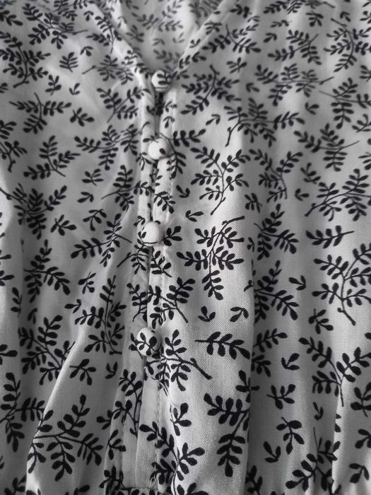 Vestido H&M, preto e branco c/motivos, Tam 34