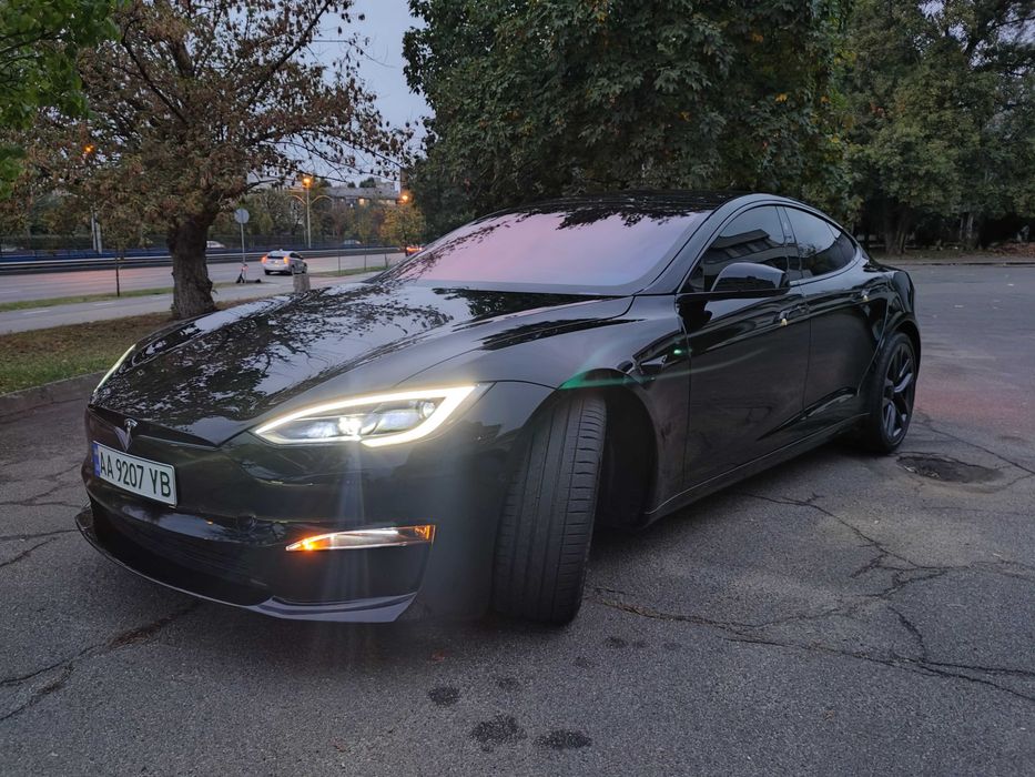 Tesla Model S PLAID