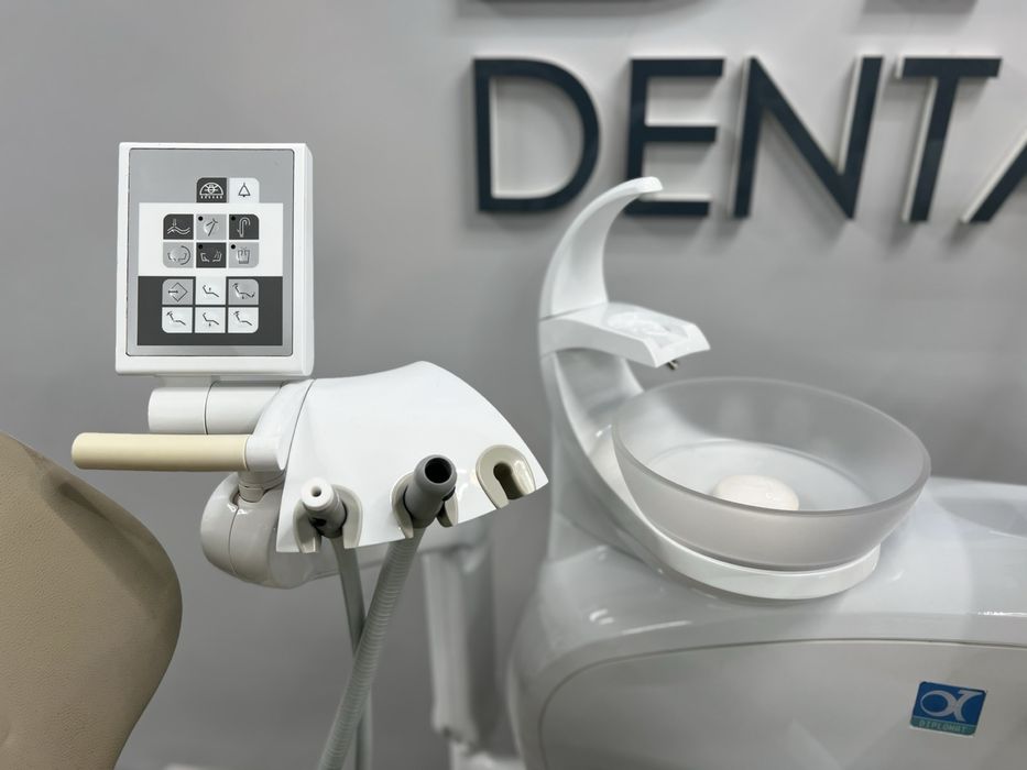 Стоматологічна установка Diplomat Consul DC 310