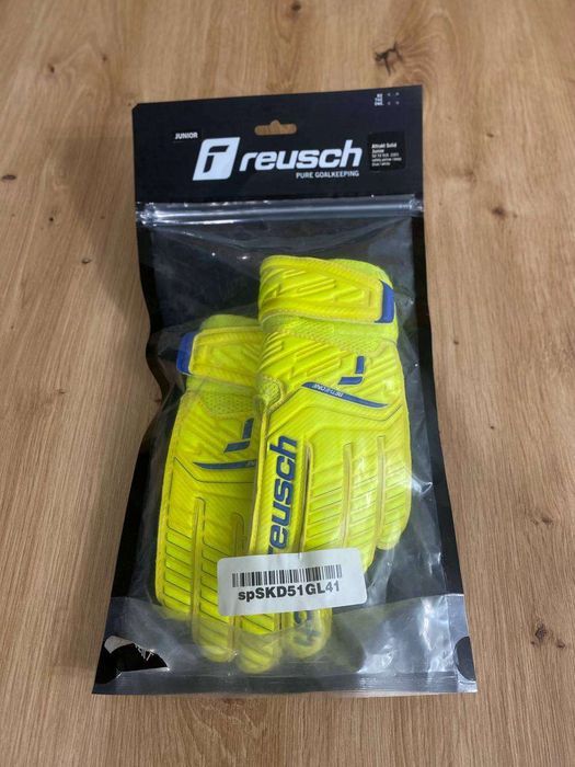Rękawice bramkarskie Reusch Attrakt Solid Junior rozmiar 4