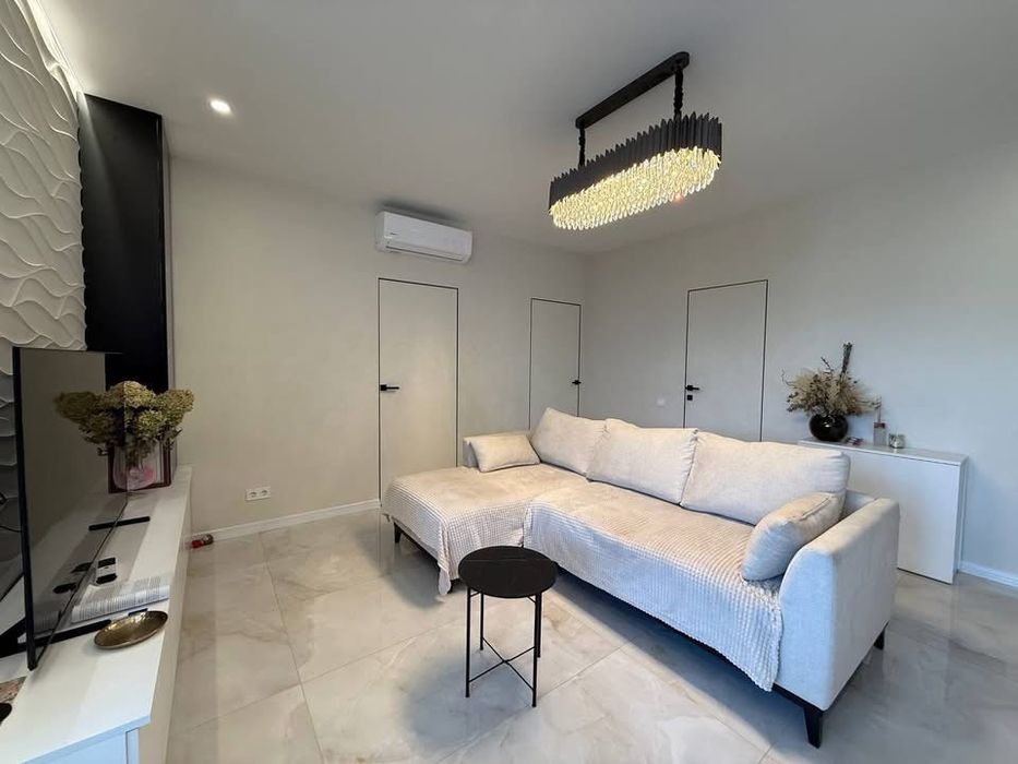 Продається стильна 2 кімнатна квартира в клубному будинку поблизу Цент