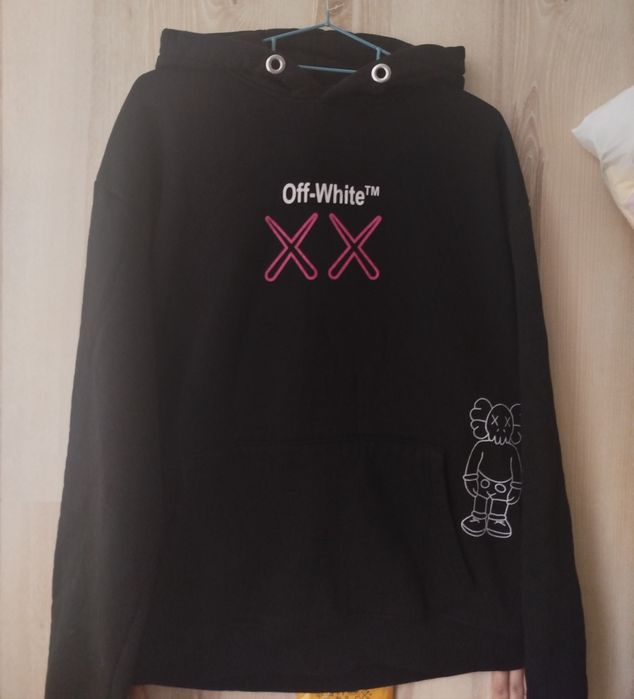Худи чёрное Off-White + KAWS