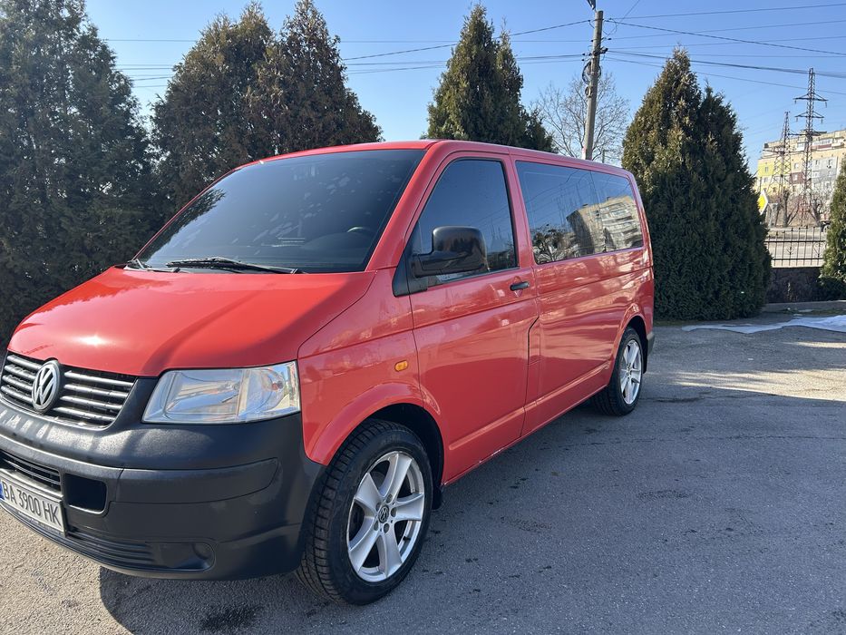 Продам авто VOLKSWAGEN T5 пасажир