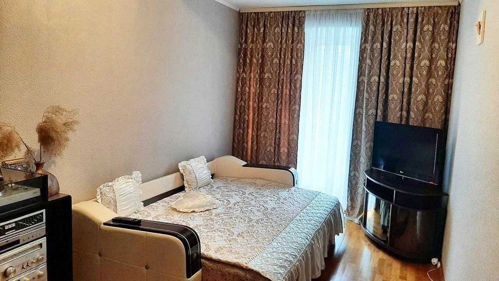 Продаж 3-к квартири з ремонтом вул.Г.Кондратьєва, р-н СНАУ