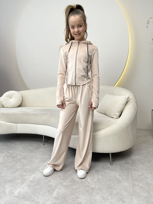 Костюм велюровий 128,134,140,146,152,164