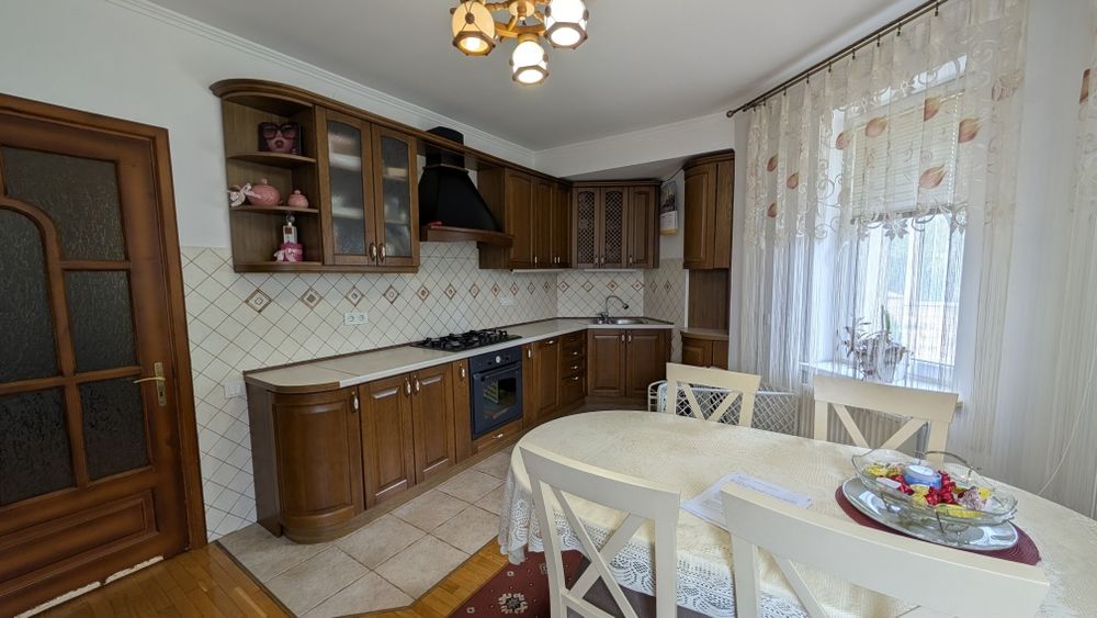 ТЕРМІНОВО! Продам будинок 5 хв. до центру міста Івано-франківська