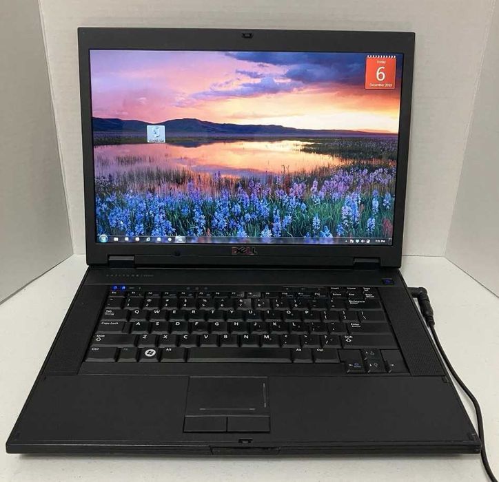 ноутбук Dell  для навчання / RAM 4 gb / Hdd 500 gb / батарея робоча