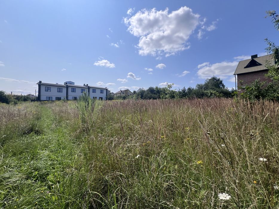 Продаж землі під житлову забудову в Підгородньому