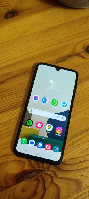 Телефон Samsung A15, користувався тільки місяць, без дефектів +
Чехол