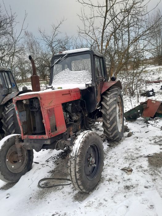 трактор мтз 80 в робочому стані