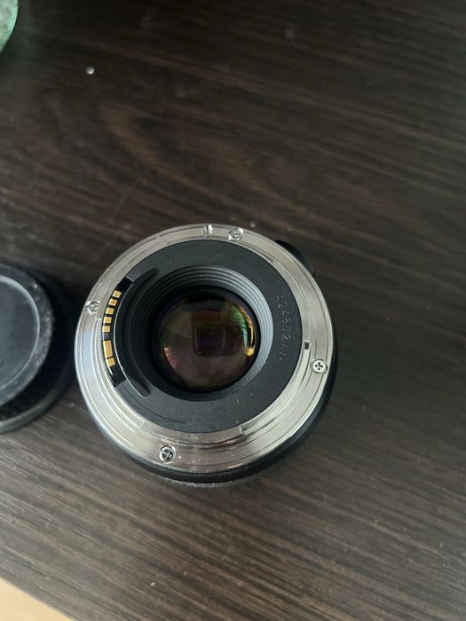 Обʼєктив Canon EF28mm f/1.8 ultrasonic