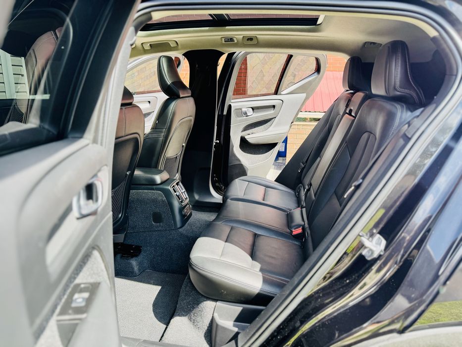 Volvo XC40 1.5PHEV AWD R-Design 2022рік Official