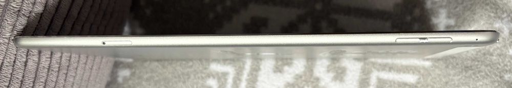 Tablet Apple iPad Air 2 16GB Wi-Fi & Cellular + Kabel