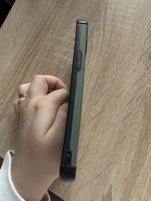 Чохол на IPhone 13