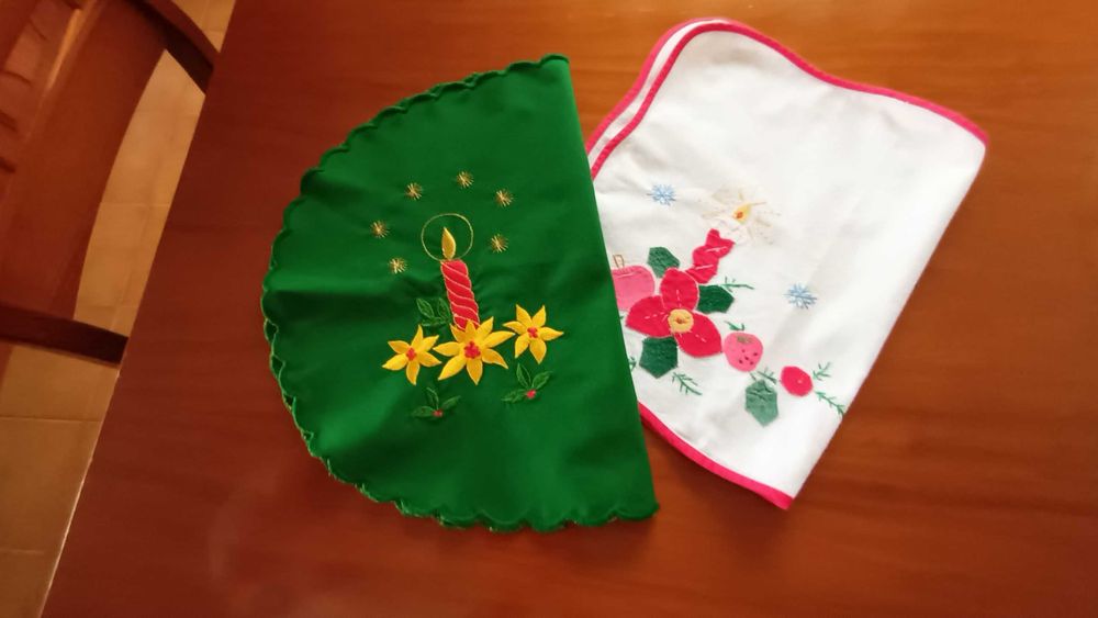 Dois panos de tabuleiro ou individuais