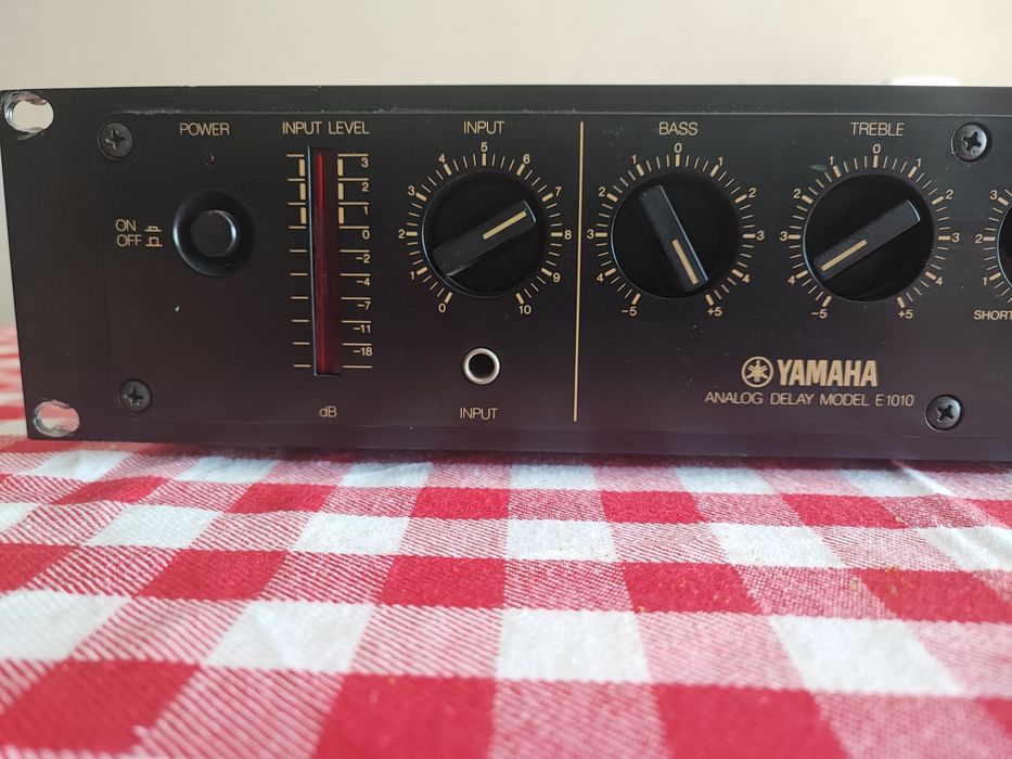 Yamaha - Analog Delay - Model E1010 São Francisco • OLX.pt