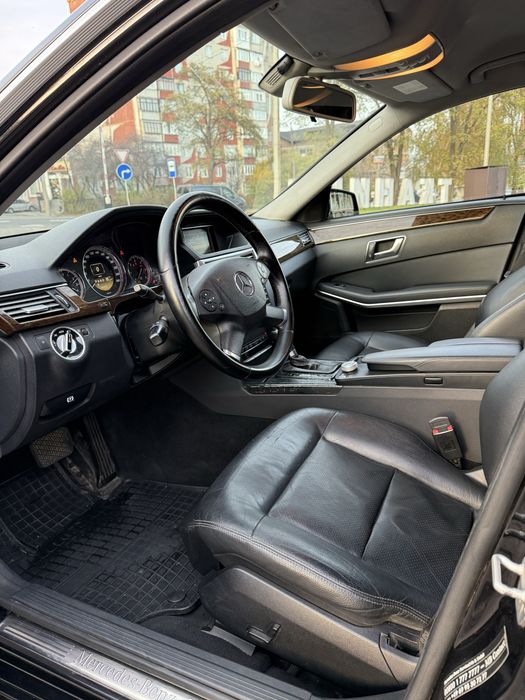 Продам своє авто Mersedes E w212