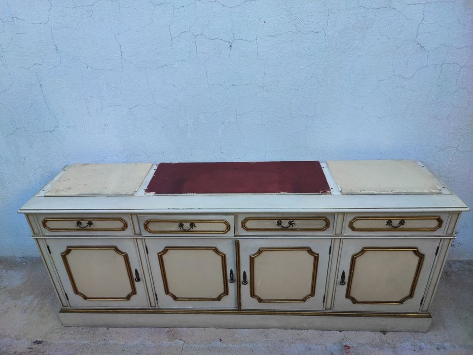 Móvel de sala feito e pintado a mão