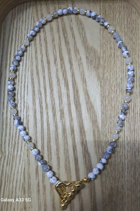Nowy choker z szarego agatu z zawieszka serce