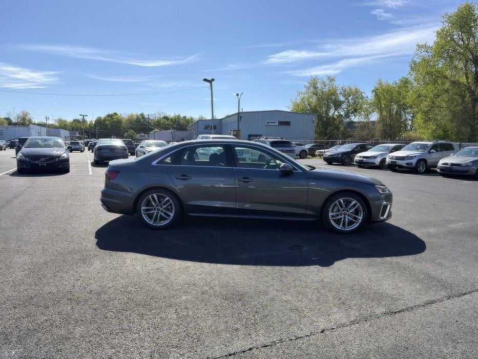 Audi A4      2024