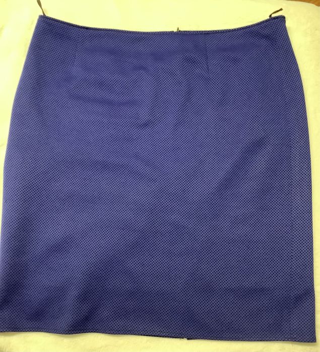 Elegancka spódnica chabrowa midi rozmiar 50