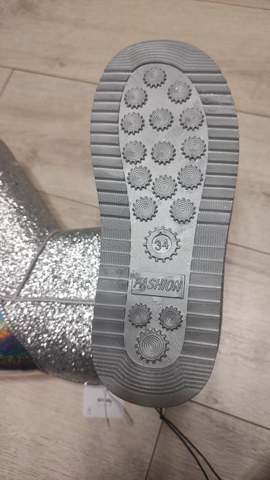 Угги  для дівчинки