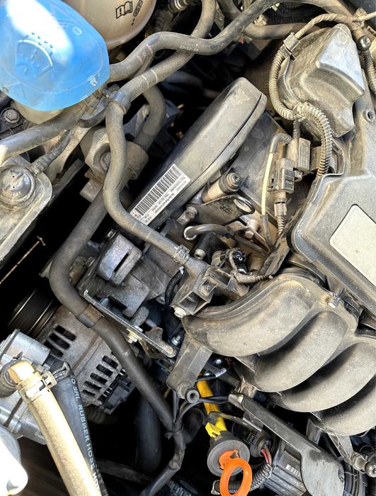 Двигун двигатель двс skoda passat golf touran  a5 1.6 mpi BGU