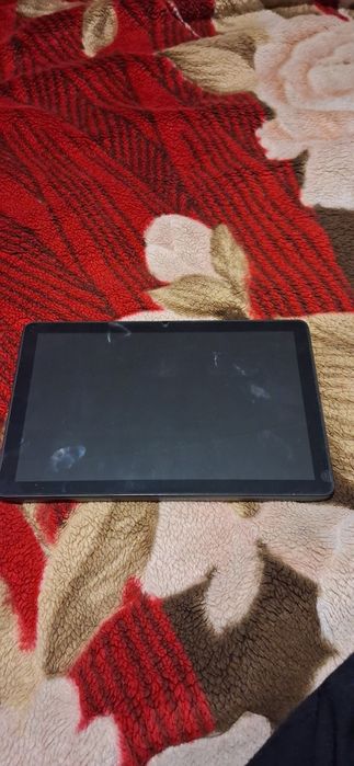 Планшет Oscal завис на включенії