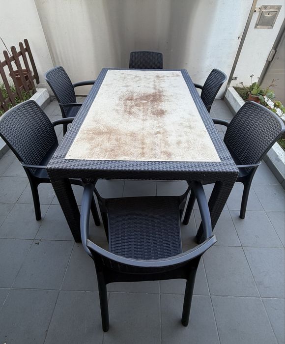 Mesa e 6 cadeiras de exterior