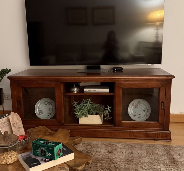 Móvel TV em madeira maciça