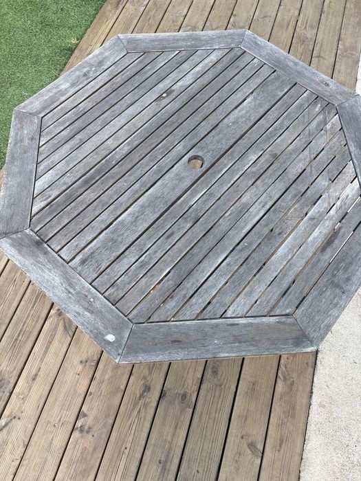 Mesa de madeira, usada mas em bom estado geral  da marca kasa