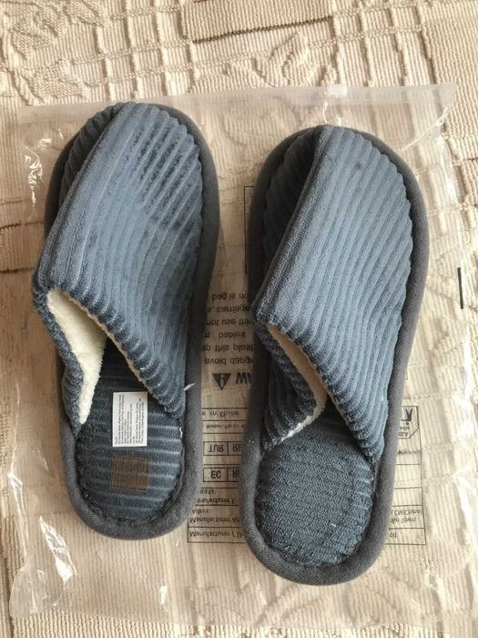 Kapcie damskie, r. 38-39, kolor szary, nowe