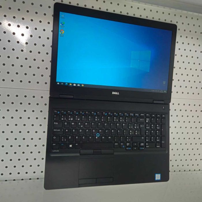 Ноутбук Dell Latitude 5580 i5-7300U/8/256SSD ноутбук Дел 8/256 гб!