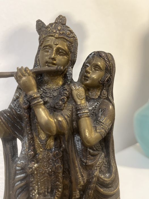 Estatua indiana Krishna e Radha em bronze