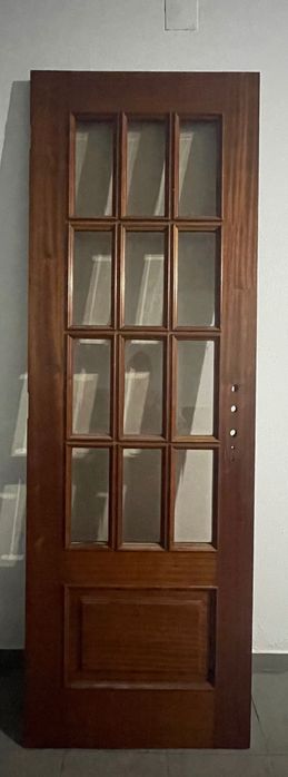 2 portas de madeira maciça envidraçadas