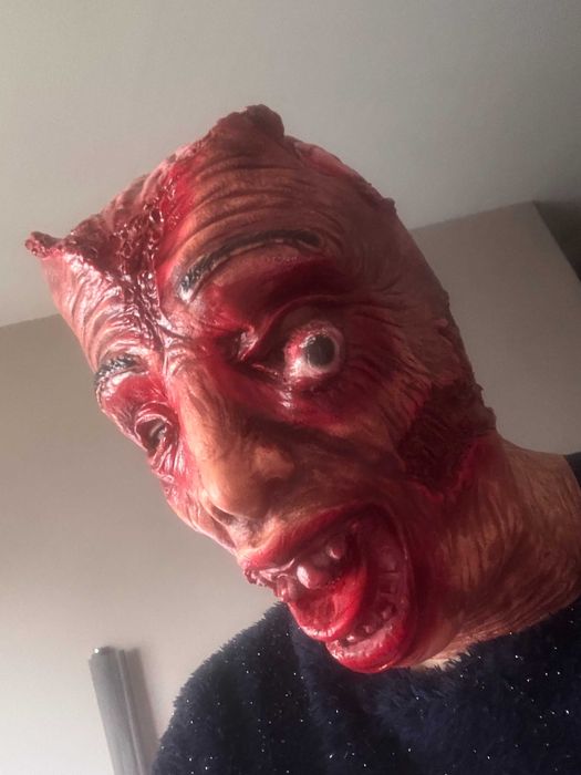 Máscara nova de Zumbi realista