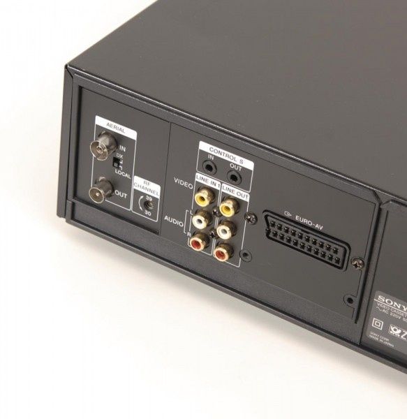 Leitor e gravador de vídeo VHS, Sony SLV-757, de 1989, com avaria