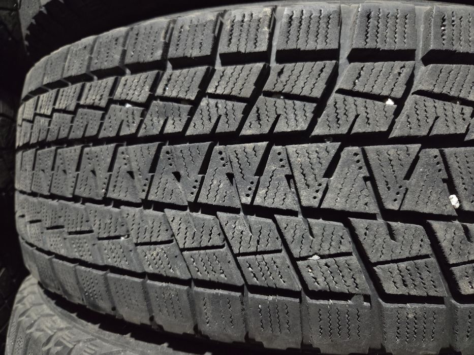 Шини 225/65 R17 Bridgestone зима