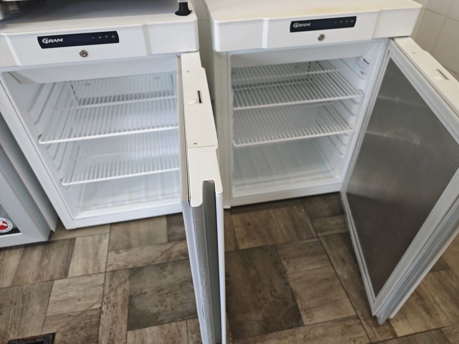 Барний холодильник професійний Gram