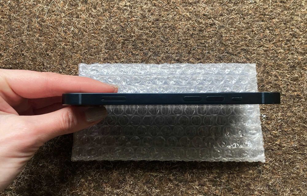 iPhone 14 128GB - Desbloqueado - Como novo, com garantia e acessórios