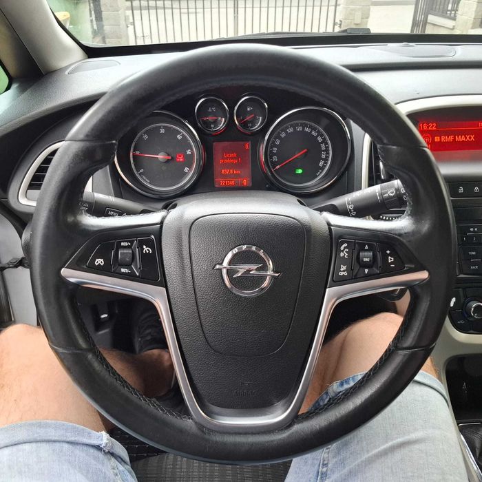 Samochód Opel Astra J