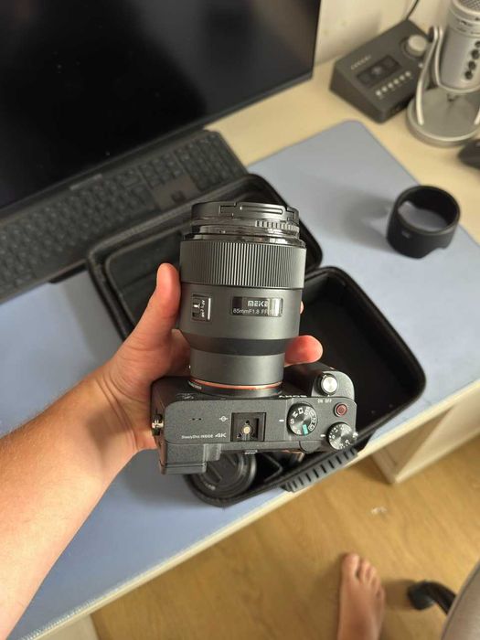 Sony A7C + obiektyw kitowy 28-60 mm + Meike FE 85 mm f/1.8
