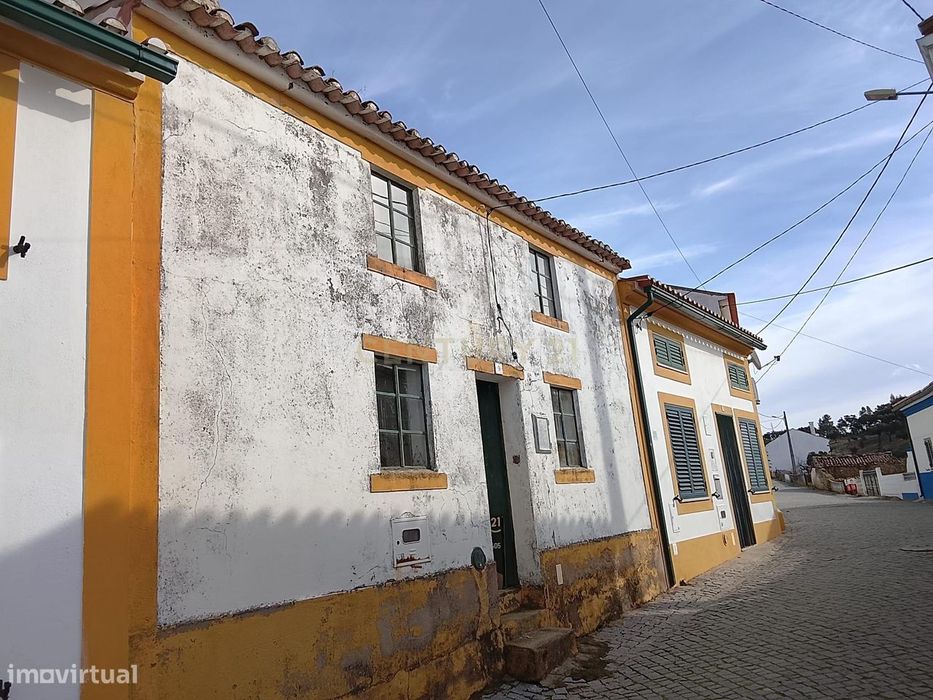 Moradia em Nisa no Alentejo -  Aldeia a 2km do Rio Tejo